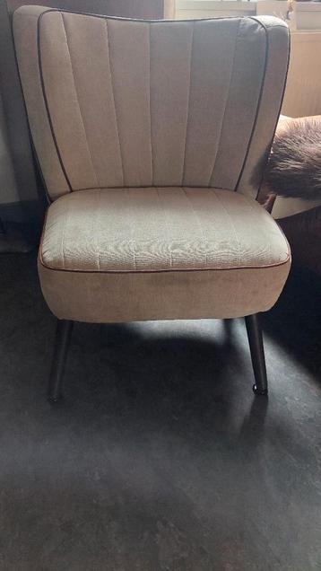 Stoel voor zitkamer/beige