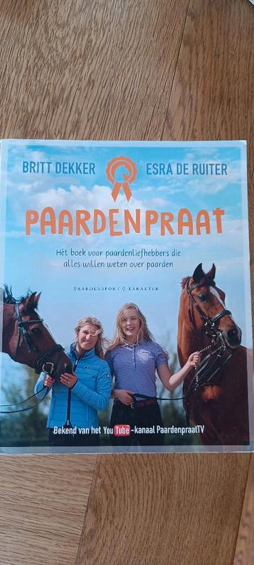 Paardenpraat boek van Britt Dekker en Esra de Ruiter