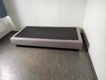 GRATIS Comfortabel Boxspring Bed - Grijs