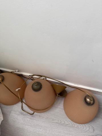 6 glazen hanglampen met geplooide  kappen gratis
