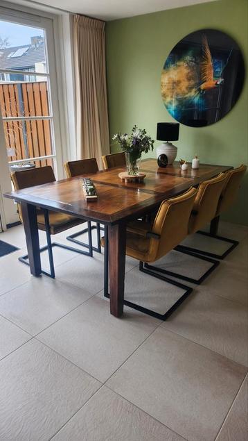 Eetkamertafel 220x110 Gratis ophalen.