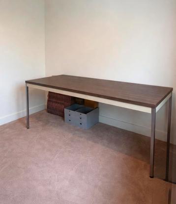 Stevig bureau of eettafel, jaren 70 stijl gratis