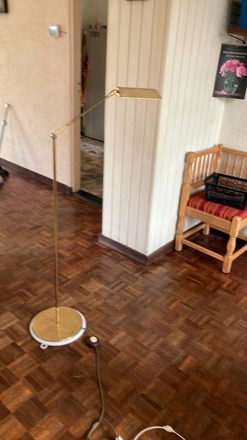 Gratis af te halen staande koperen lamp