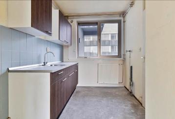 Gratis nette keuken met boven- en onderkasten te koop