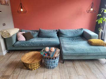 Gratis hoekbank, 320cm breed, doorgezakt deel