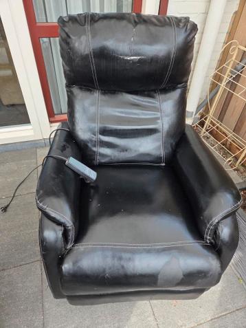 Zwarte relaxfauteuil met afstandsbediening
