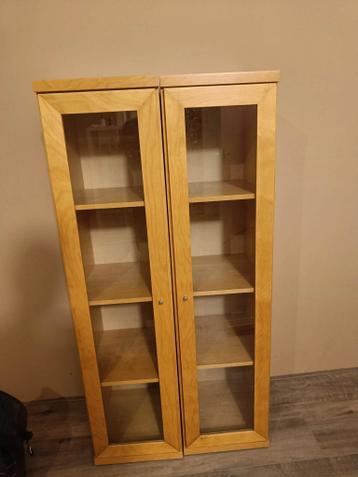 Kastjes met glazen deur