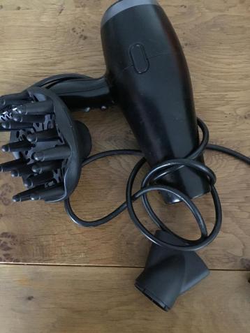 Föhn met diffuser en opzetstuk