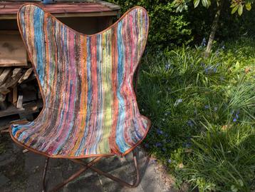 Kleurrijke vlinderstoel