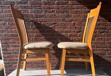 4 houten stoelen voor klushuis