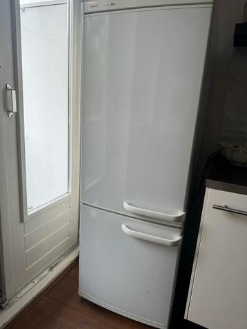 GRATIS Bosch koelkast en vriezer 155 cm hoog MOET WEG