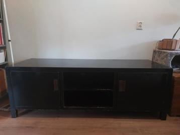 Zwart televisiemeubel met twee deuren