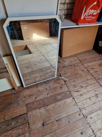 Gratis spiegel - moet nu weg!