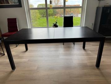 Donkerbruine eettafel