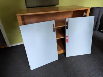 Kastje met lichte gebruikssporen