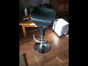 Zwarte barkruk, gratis.