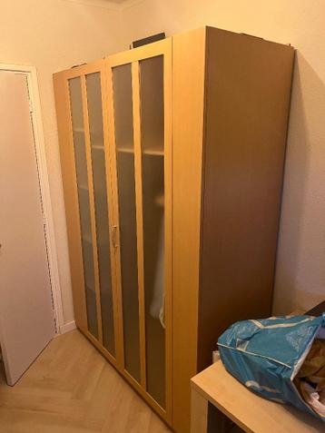 Kleding kast gratis ophalen 150B x 200H x 60D