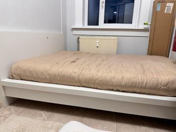 Bed met matras 140x200cm