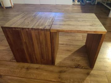 Twee (zwaardere) leuke bijzettafels of te gebruiken als salo