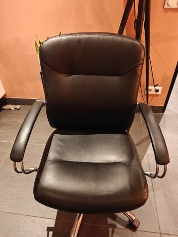 Gratis Bureaustoel - Gebruikt, lichtelijk scheef