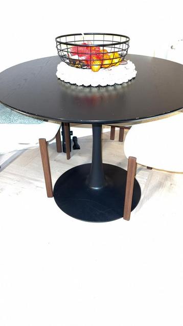 Zwarte eettafel 1m met 4 stoelen (GRATIS OPHALEN)