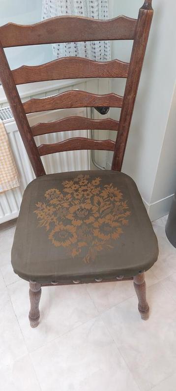 Eettafel en 4 stoelen