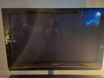 Panasonic plasma tv 46 inch incl zware muurbeugel