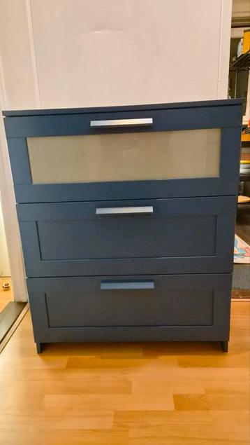 Donkerblauwe ladekast met 3 laden