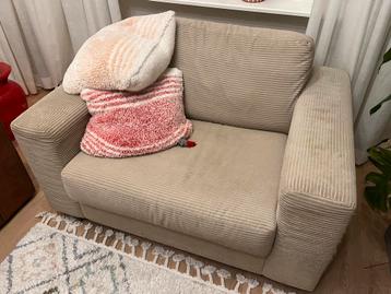 Comfortabele 1,5-zits bank in ribstof