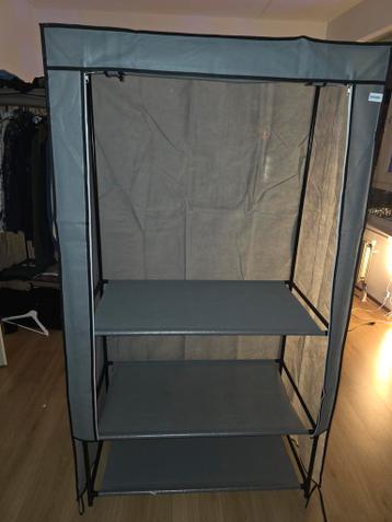 5 gratis kledingkasten - totaal 6 meter breed