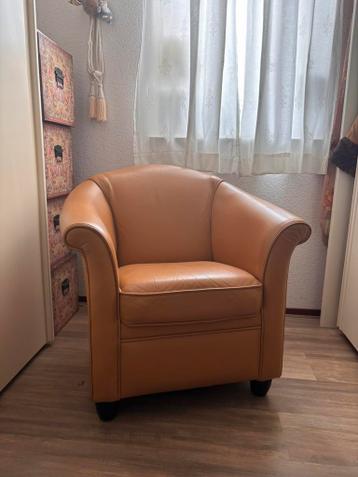 Gratis, 2 gele kuipstoeltjes.