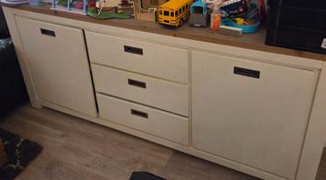 Gratis dressoir gebroken wit