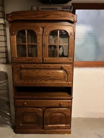 eiken kast met sfeer verlichting