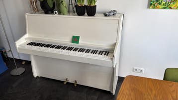 Witte piano