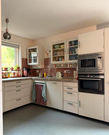 Piet Zwart vitrinekastjes (kan in keuken, maar ook elders)