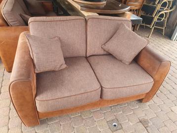 Goed onderhouden zitbank, gratis