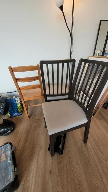 3 free chairs to pick up