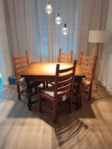 Te Koop: Eiken Eethoek.