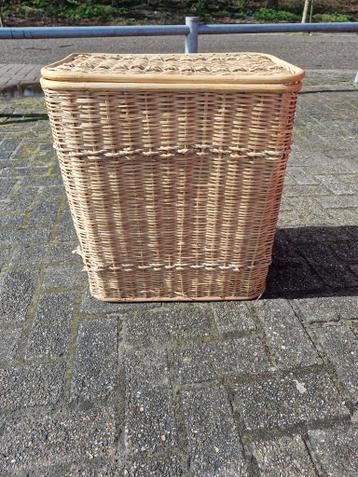 Rieten wasmand
