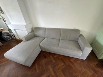Grijze bank met divan, 2m breed