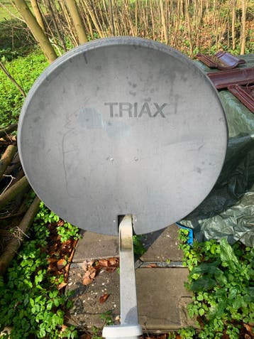 Triax schotelantenne - Gebruikt, maar functioneel