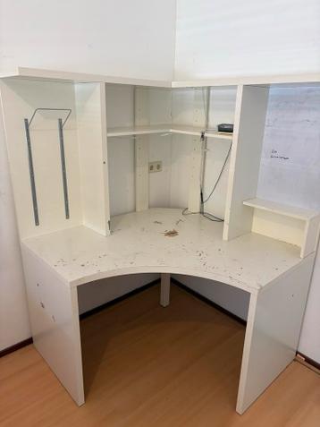 IKEA hoekbureau met opbergruimte