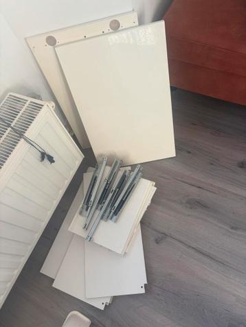 Onderdelen voor ladekast of meubel