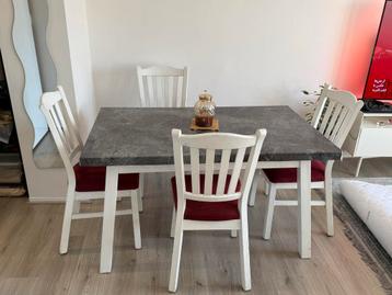 Etenstafel, vier stoelen - Gratis ophalen