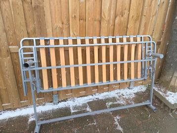 Gratis tweepersoons bedbank zo goed als nieuw