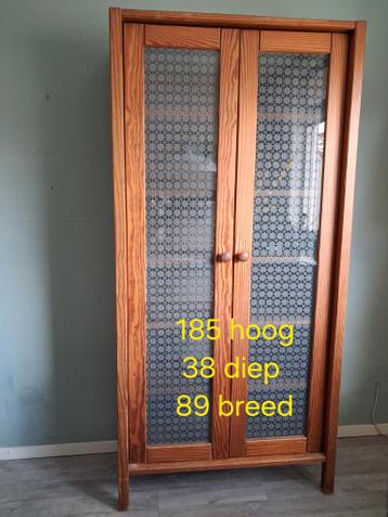 Gratis servieskast/vitrinekast