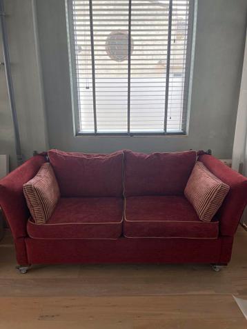 Rode 2 1/2 zitsbank met kussens