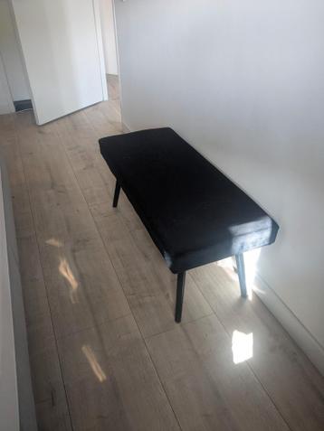 Zwarte bedbank / voetenbank