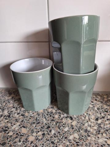 3 groene koffiemokjes