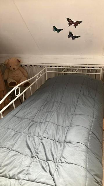 Eenpersoonsbed 90x200 met lattenbodem